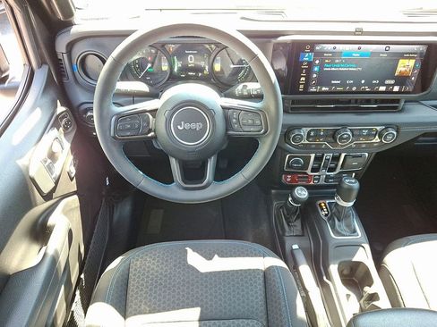 Used 2025 Jeep Wrangler Unlimited Rubicon 4xe w/ Safety Group AWD/4WD image 11