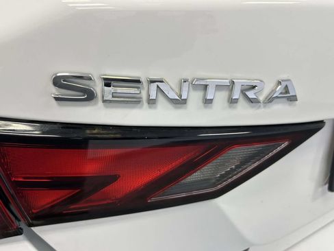 Used 2025 Nissan Sentra SV FWD image 10