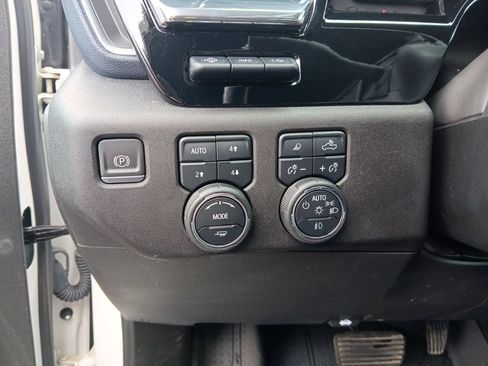 Used 2023 Chevrolet Silverado 1500 High Country w/ Technology Package AWD/4WD image 23