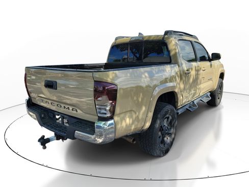 Used 2017 Toyota Tacoma SR5 w/ Tow Package RWD image 6