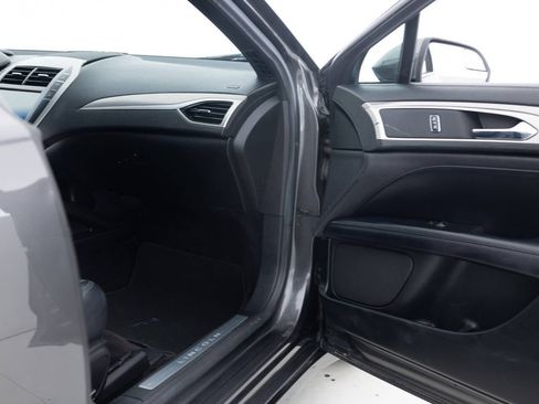 Used 2017 Lincoln MKZ Premiere image 28