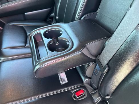 Used 2018 Nissan Pathfinder SL w/ Midnight Edition Package AWD/4WD image 38