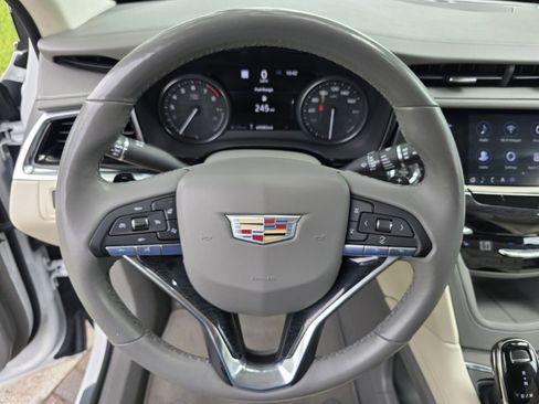 Used 2020 Cadillac XT6 Premium Luxury FWD image 19