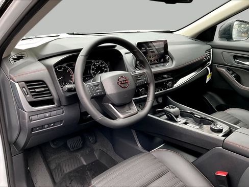 New 2026 Nissan Rogue SV AWD/4WD image 8