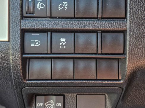 Used 2024 Toyota Tacoma TRD Off-Road image 24