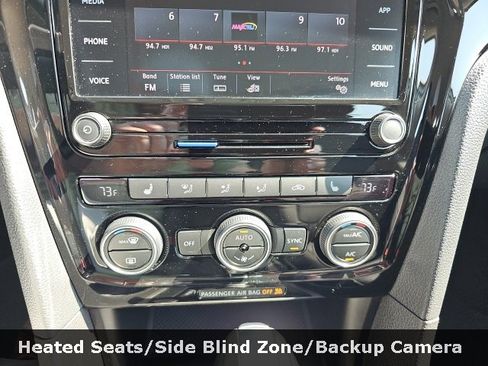 Used 2020 Volkswagen Passat 2.0T SE image 18