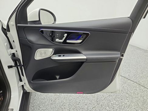 Used 2023 Mercedes-Benz GLC 300 4MATIC image 19