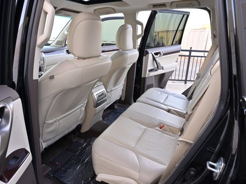 Used 2017 Lexus GX 460 Premium w/ Premium Package AWD/4WD image 13