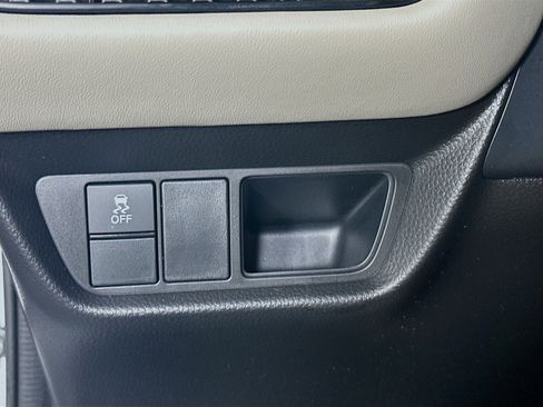 Used 2023 Honda HR-V LX image 16