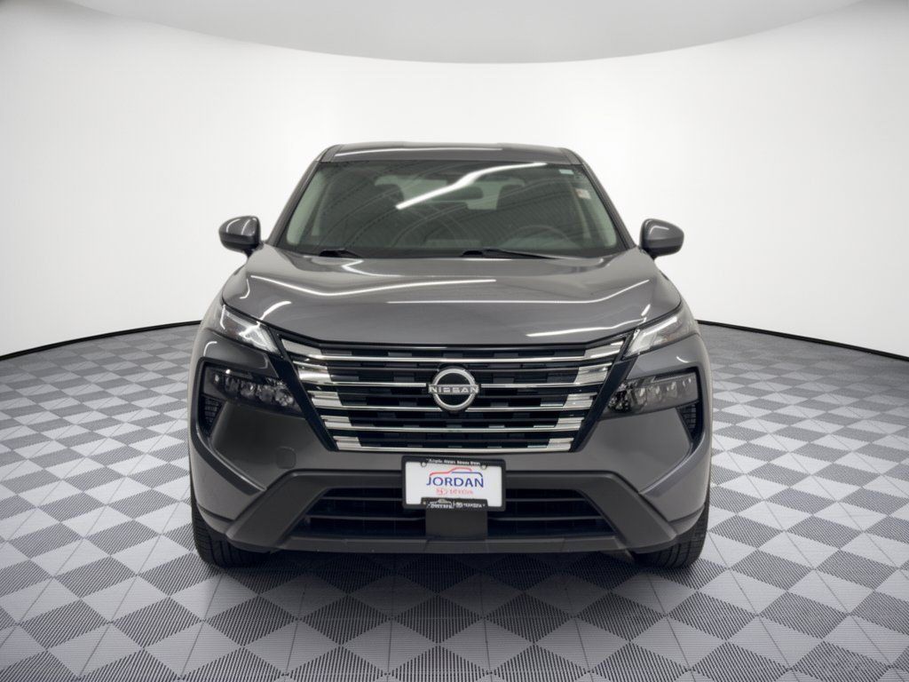 Used 2025 Nissan Rogue SV AWD/4WD image 6