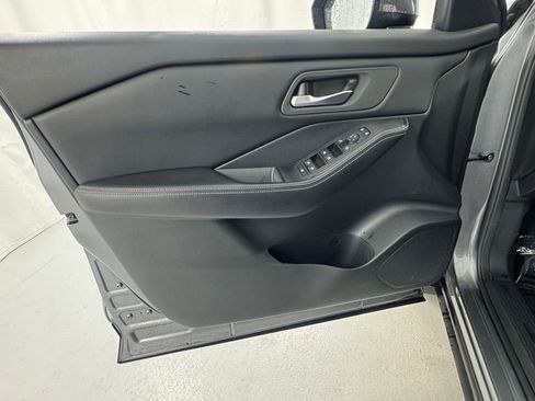 Used 2024 Nissan Rogue SV AWD/4WD image 19