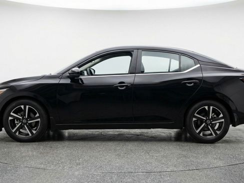 Used 2025 Nissan Sentra SV image 5