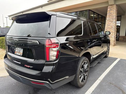 Certified 2021 Chevrolet Suburban RST RWD image 3