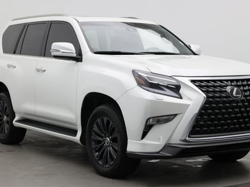 Used 2022 Lexus GX 460 Premium w/ Accessory Package AWD/4WD image 3