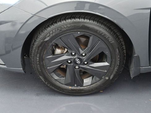 Used 2023 Hyundai Elantra SEL image 29
