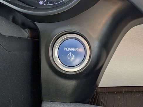 Used 2022 Toyota Sienna XLE FWD image 30