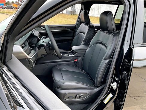 New 2026 Jeep Grand Cherokee Limited AWD/4WD image 12