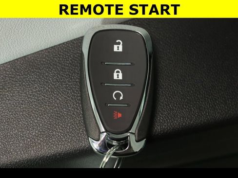 Used 2025 Chevrolet Trax LT w/ LT Convenience Package image 5