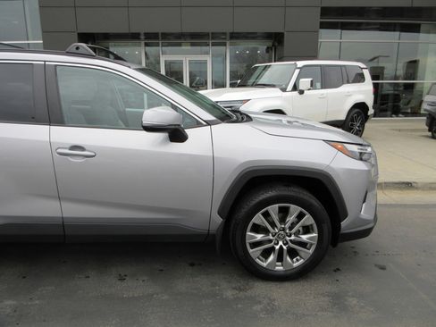 Used 2023 Toyota RAV4 XLE Premium image 13
