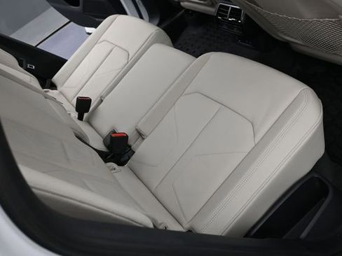Used 2022 Audi Q3 2.0T Premium AWD/4WD image 35