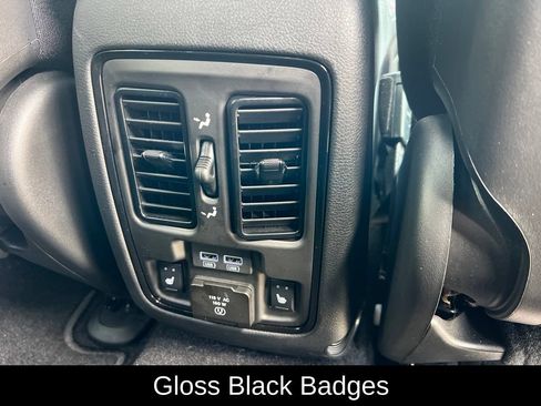 Used 2024 Dodge Durango R/T RWD image 17