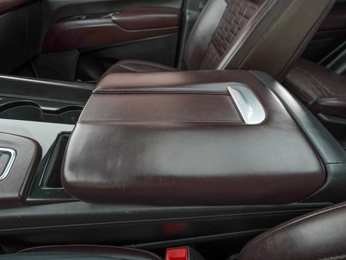 Used 2021 Cadillac Escalade Sport Platinum w/ LPO, ONYX Package image 31