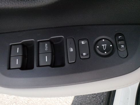 Certified 2026 Honda HR-V LX image 19