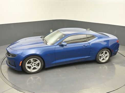 Used 2021 Chevrolet Camaro LT w/ Technology Package RWD image 27