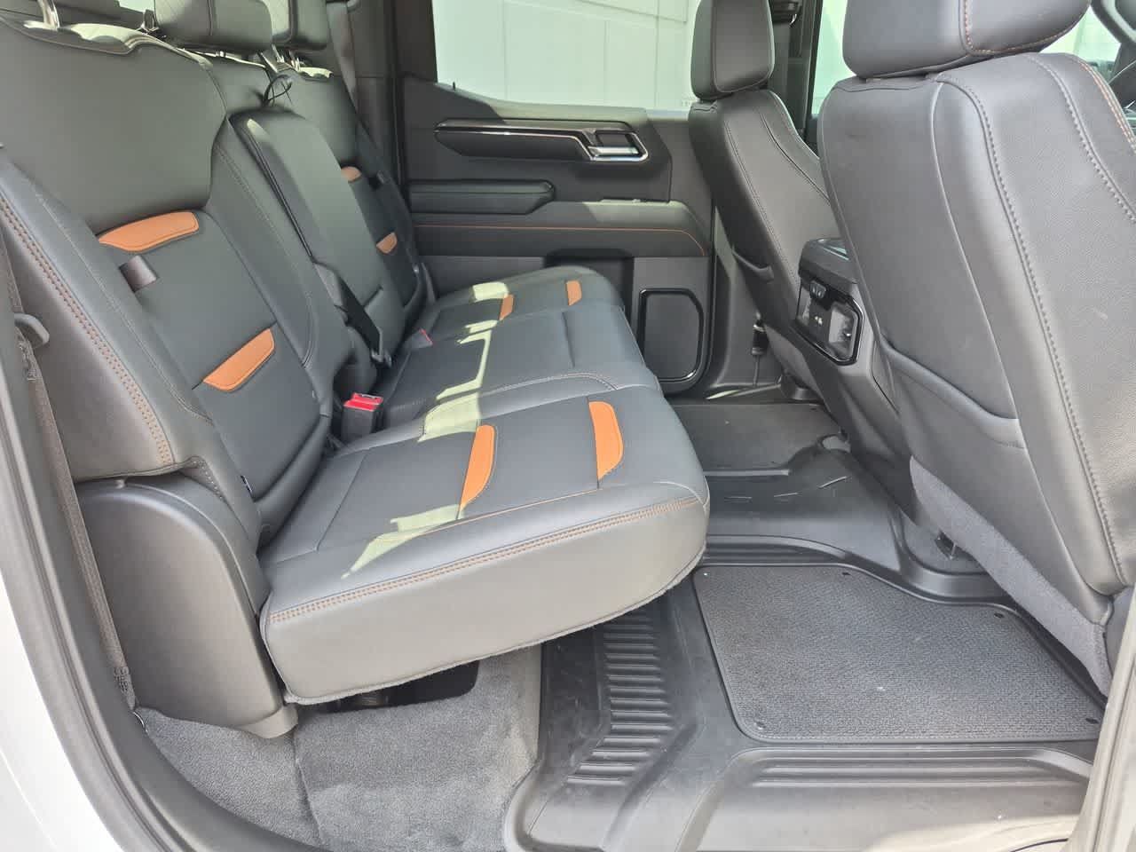 Used 2024 GMC Sierra 1500 AT4 w/ Technology Package AWD/4WD image 21