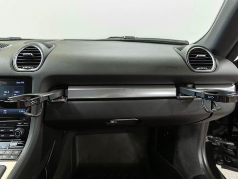 Used 2018 Porsche 718 Cayman RWD image 67