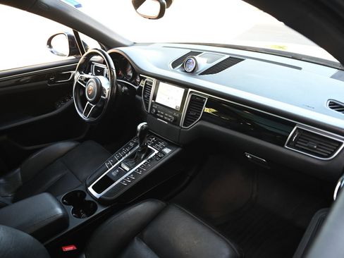 Used 2018 Porsche Macan S AWD/4WD image 11