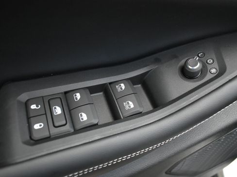 New 2025 Jeep Grand Cherokee Limited w/ Trailer Tow Package image 13