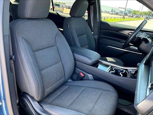 Used 2024 Chevrolet Traverse LT w/ Enhanced Driving Package FWD image 7