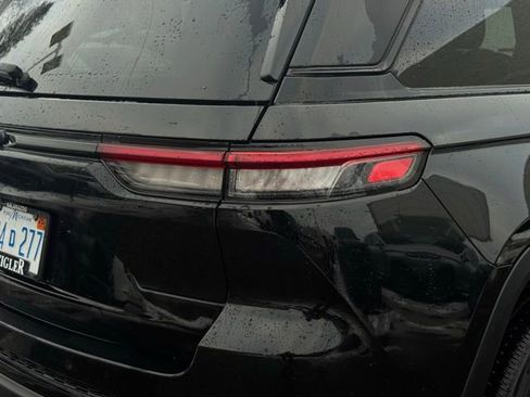 Used 2022 Jeep Grand Cherokee Altitude image 6