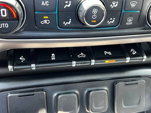 Used 2018 GMC Sierra 1500 SLT w/ All Terrain Package AWD/4WD image 36