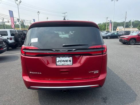 New 2027 Chrysler Pacifica Limited w/ Trailer Tow Group AWD/4WD image 6