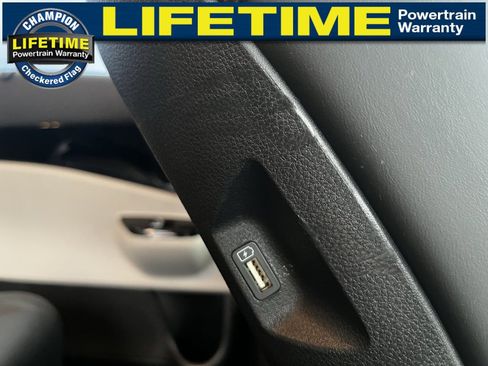 Used 2024 Kia Carnival SX image 40