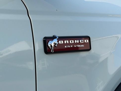 New 2026 Ford Bronco Outer Banks w/ Sasquatch Package AWD/4WD image 8