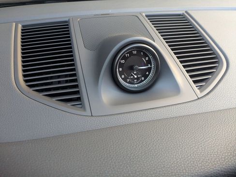 Used 2025 Porsche Macan image 22