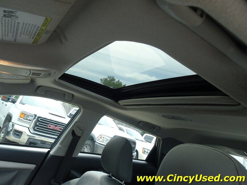 Used 2010 Toyota Matrix S w/ Sport Pkg FWD image 26