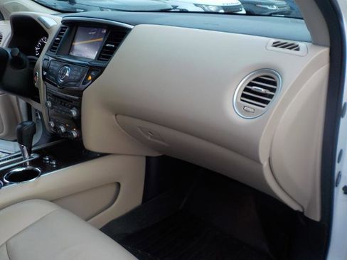 Used 2016 Nissan Pathfinder Platinum w/ Family Entertainment Package image 33