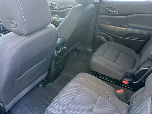 Used 2022 GMC Acadia SLE FWD image 12