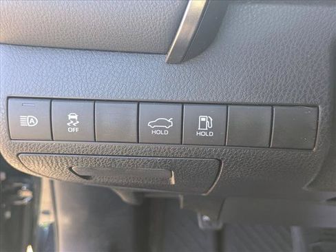 Used 2021 Toyota Camry LE FWD image 11