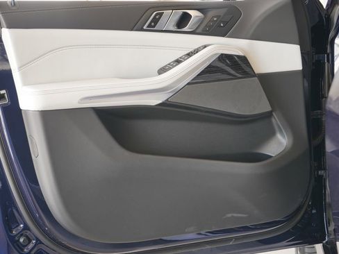 New 2026 BMW X5 xDrive40i w/ M Sport Package image 9