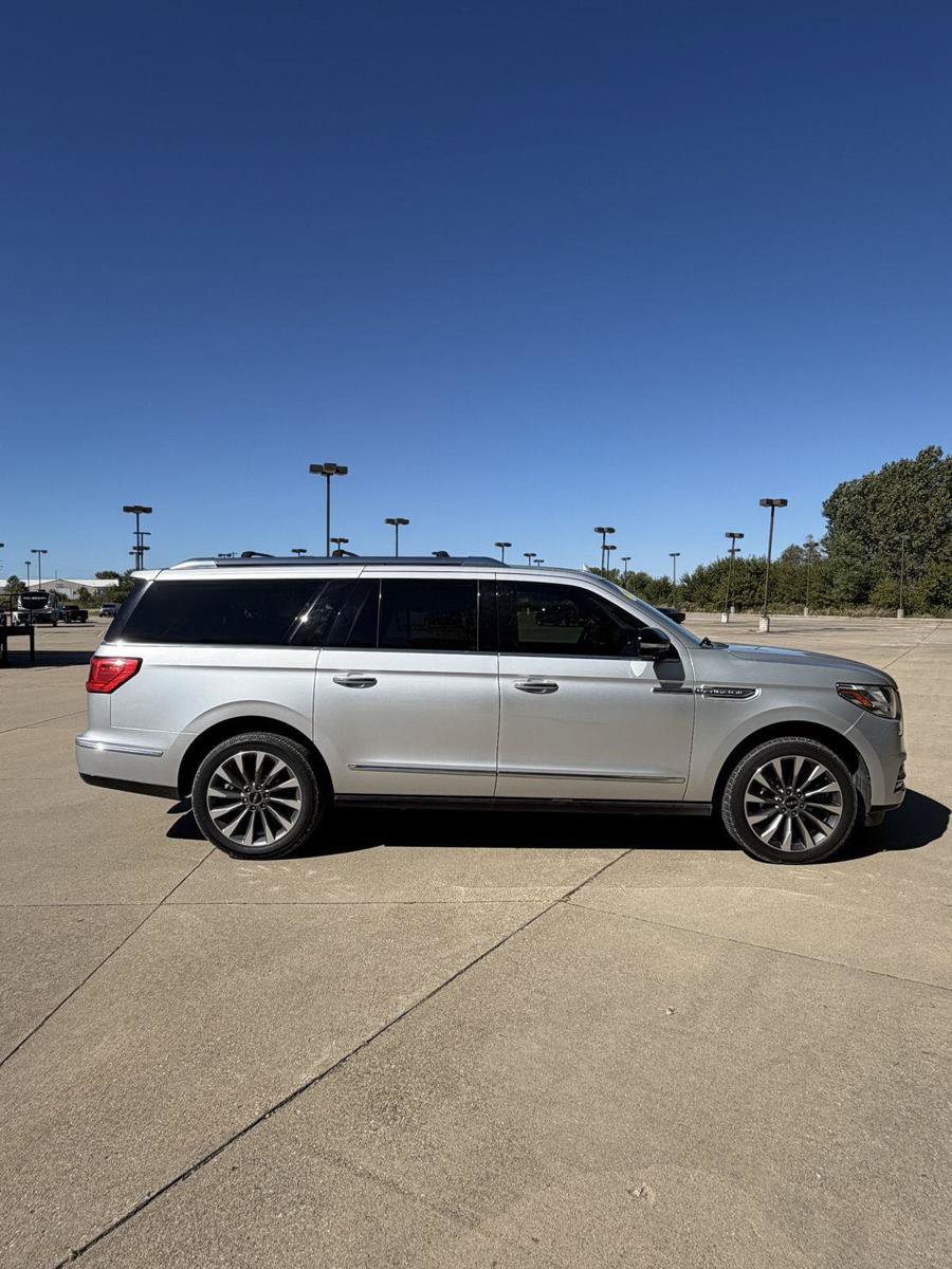 Used 2019 Lincoln Navigator L Select w/ Cargo Package AWD/4WD image 32