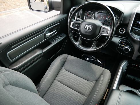 Used 2019 RAM 1500 Big Horn AWD/4WD image 9