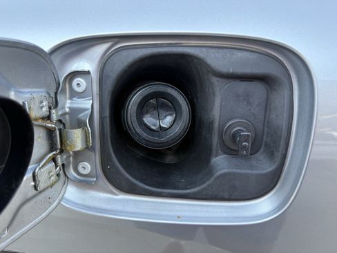Certified 2024 Honda HR-V EX-L image 27