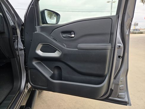 Used 2024 Nissan Frontier SV w/ SV Convenience Package image 31