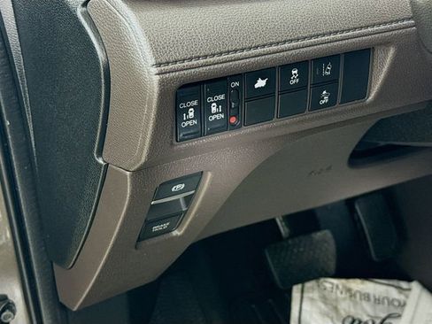 Used 2018 Honda Odyssey EX-L image 10