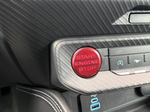 Used 2025 Ford Mustang GT Premium RWD image 32